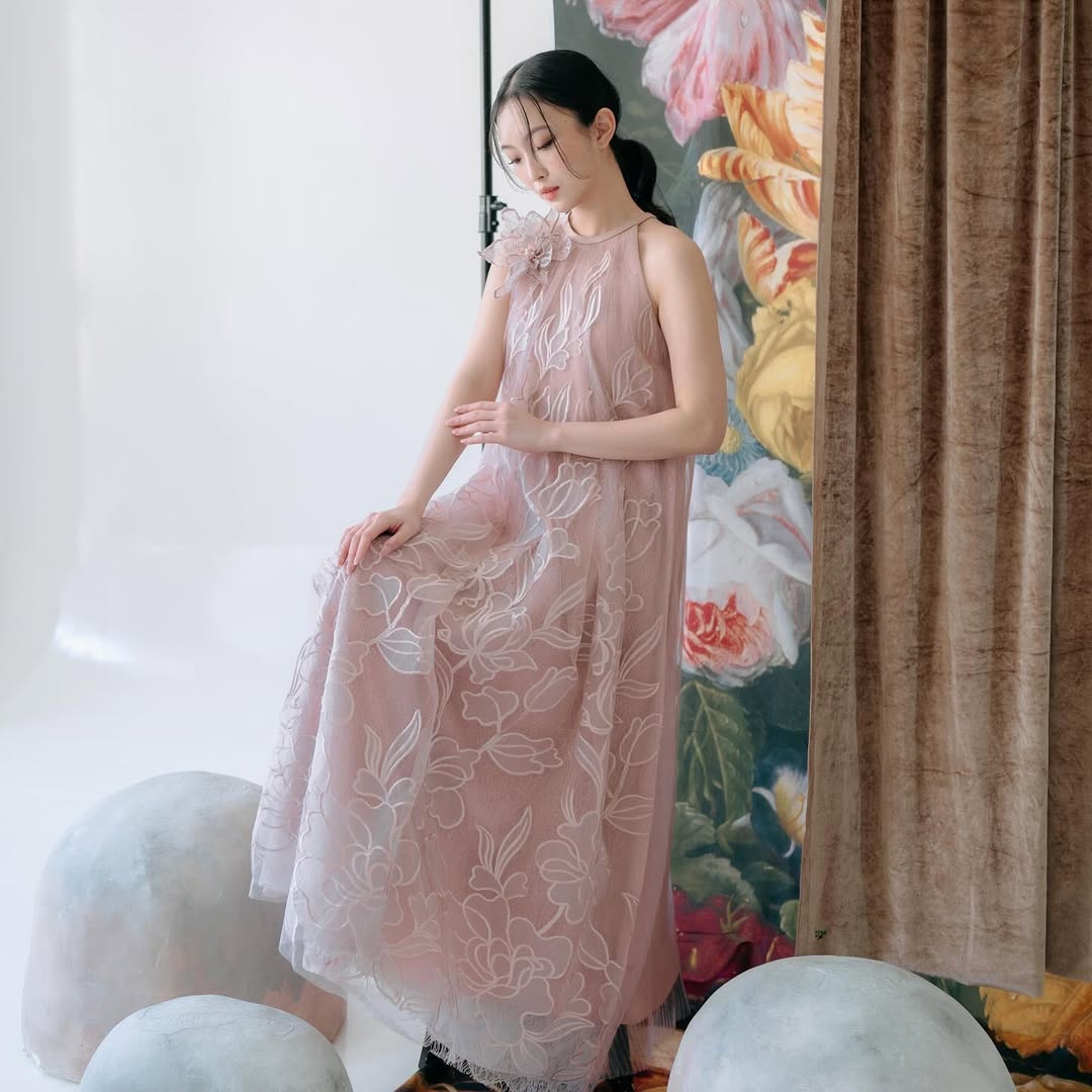 Leira Dress